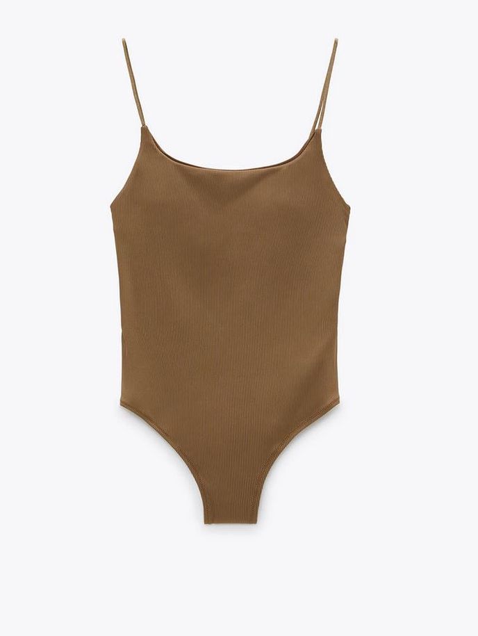 Žebrované plavky, Zara, 599 Kč Žebrované plavky, Zara, 599 Kč
