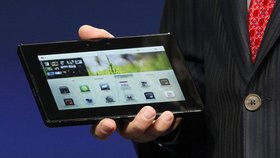 PlayBook je lehčí a menší než iPad.