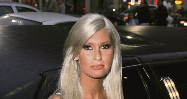 Modelka z Playboye Brigitta Bulgari (27) zatčena za to že se nechala osahávat školákem