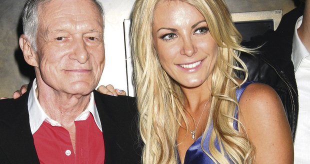 Hefner (84) a Harris (24) na fotce pořízené v kasinu v Las Vegas Hefner (84) a Harris (24) na fotce pořízené v kasinu v Las Vegas