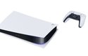 Nový ovladač DualSense ladí s designem samotné konzole PlayStation 5