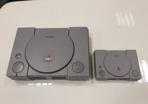 PlayStation Classic v porovnání s původní PlayStation konzolí