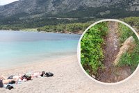 Oblíbená turistická destinace v chorvatském Splitu má problém: Na nádherné pláži páchnou fekálie!