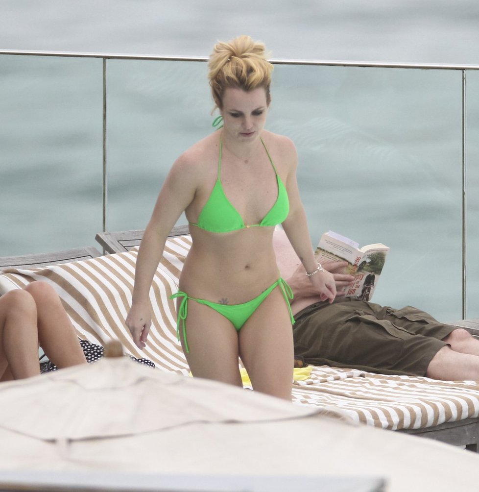 Britney Spears trávila prázdniny s přítelem Jasonem a dětmi Seanem Prestonem a Jaydnem Jamesem V Riu de Janeiru