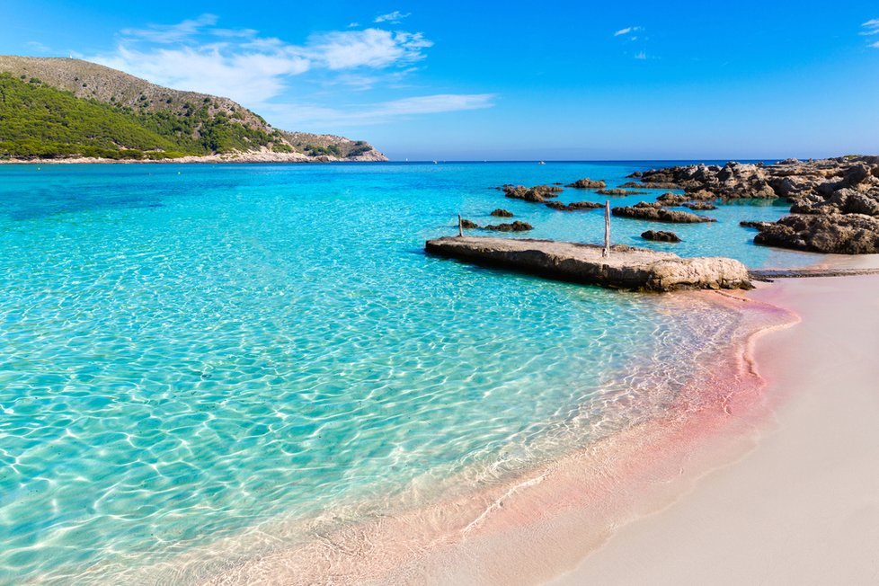 Mallorca je oblíbenou turistickou destinací.