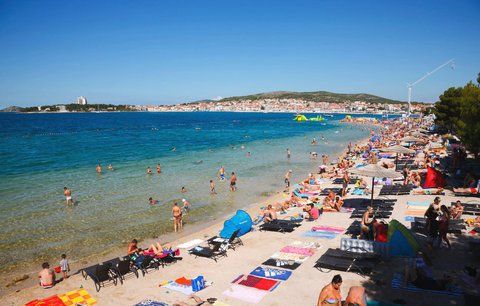 „Rezervace“ lehátka na pláži pomocí ručníku? V Chorvatsku vás za to čeká mastná pokuta!