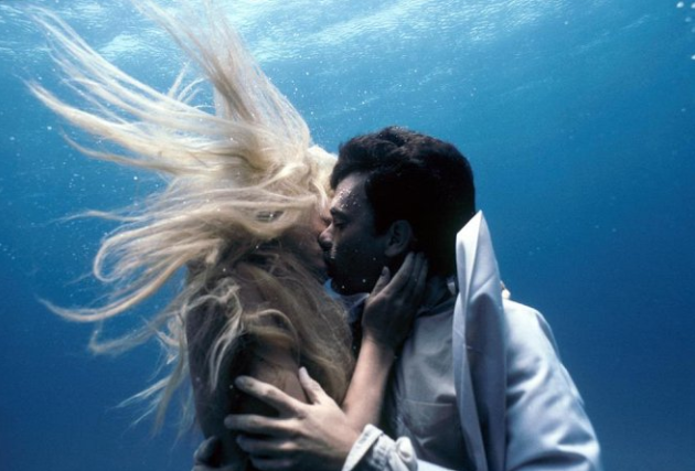 Moderní pohled na Andersenovu pohádku o malé mořské víle podal film Žbluňk! Krom toho ale přinesl i sexy odhalenou Daryl Hannah.