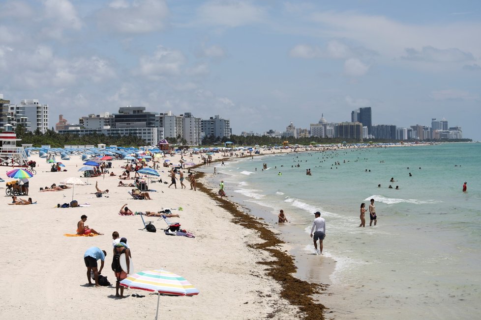 Pláže v Miami se postupně otevírají, ale je nutné dodržovat opatření. (10. 6. 2020)
