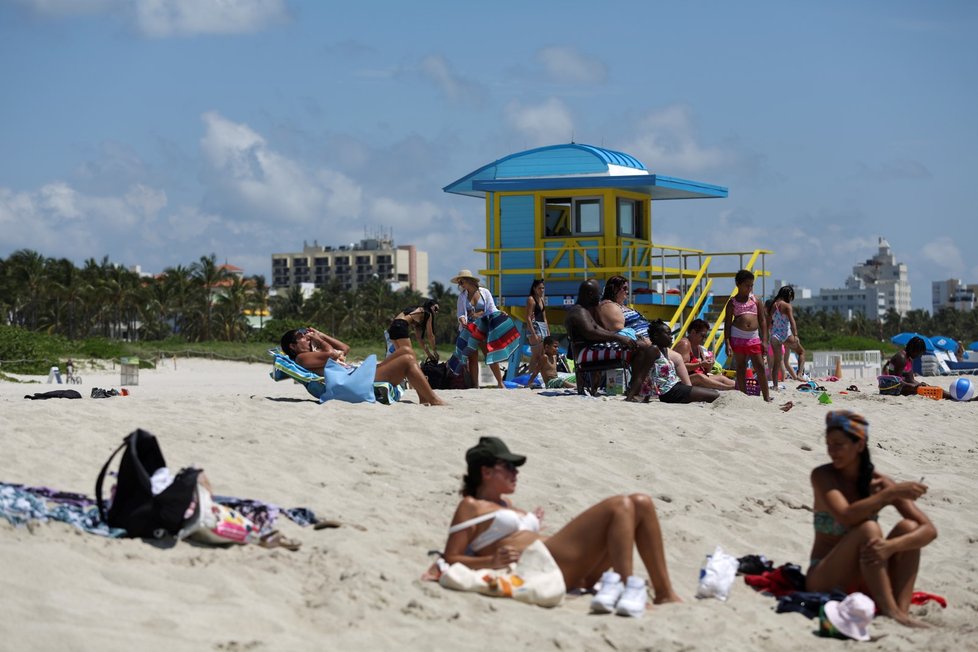 Pláže v Miami se postupně otevírají, ale je nutné dodržovat opatření. (10. 6. 2020)