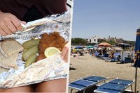 Drama na italských plážích: Pranýřují návštěvníky za vlastní obědy! I když si místa draze zaplatí
