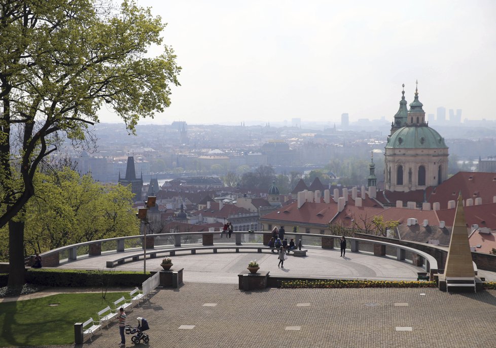 Unikátní výstava na Pražském hradě dá nahlédnout do nepřístupných prostor pod Plečnikovou vyhlídkou.