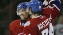 Tomáš Plekanec se raduje se Sergejem Kosticynem