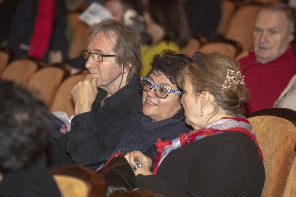 Na premiéru posledního filmu Lucky nepřišlo moc lidí.