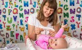 Přečtěte si tipy, jak si usnadnit přebalování miminka