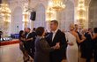 Ples na Hradě: Premiér Andrej Babiš (ANO) vyzval k tanci choť prezidenta Zemana Ivanu (10.1.2020)
