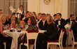 Ples na Hradě: Premiér Andrej Babiš u stolu s ministryní financí Alenou Schillerovou (ANO) a její dcerou Petrou Rusňákovou(10.1.2020)