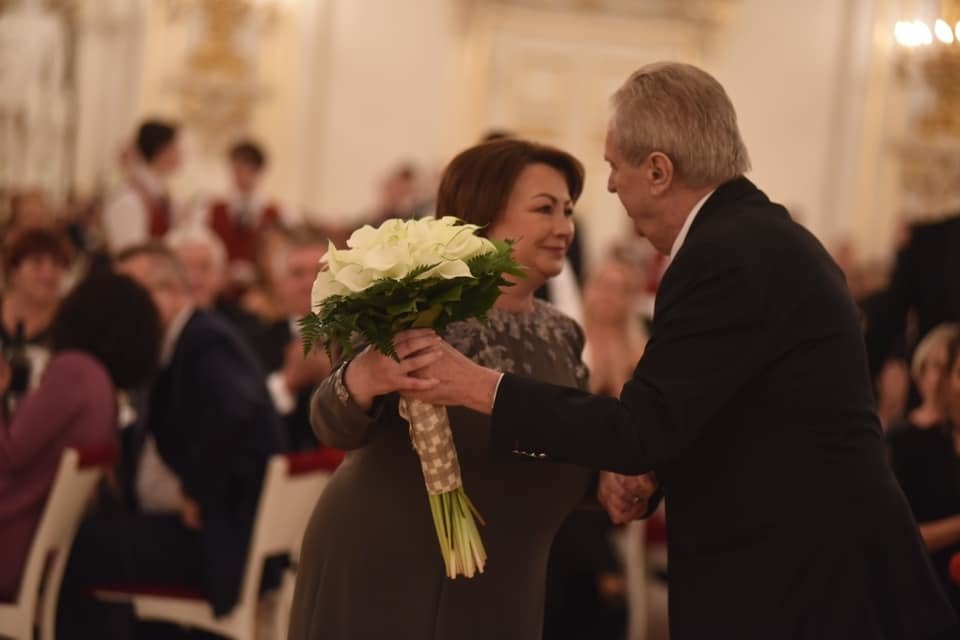 Prezidentský tanec Miloše Zemana s jeho ženou Ivanou (10.1.2020)