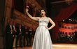 Operní pěvkyně Andrea Kalivodová (36) má hlas jako zvon a pusu snad dokáže otvírat víc než Lucie Bílá (47 ). O tom se mohli na vlastní oči a uši přesvědčit návštěvníci plesu během operní árie v jejím podání.