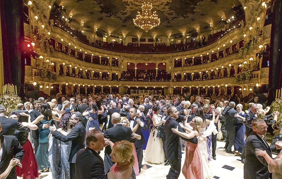 Plesat v Opeře je prestižní pro celebrity.