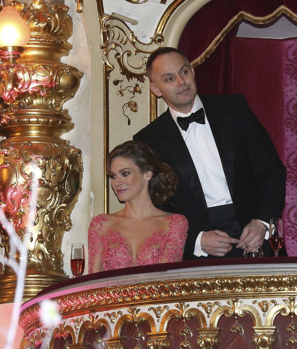 Andrea Verešová se svým manželem, právníkem Danielem Volopichem na minulém Plese v Opeře.