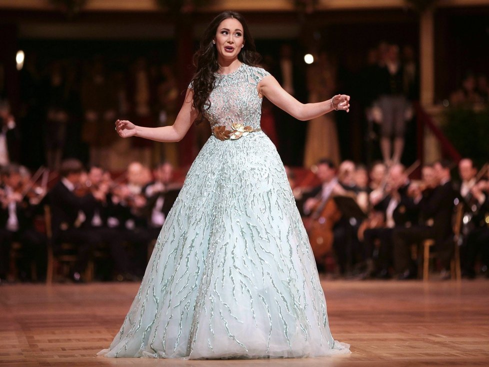 Ruská sopranistka Aida Garifullina na vídeňském Plese v Opeře.