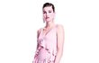 Růžové šaty s volánky, prodává H&M, cena: 899 Kč