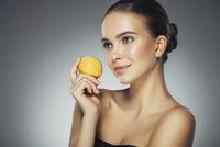 Zázrak pro pleť jménem vitamin C: Zpomalí tvorbu vrásek i pigmentových skvrn