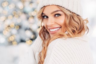 Vánoce bez vrásek: 7 tipů pro zdravější a krásnější pleť v zimě