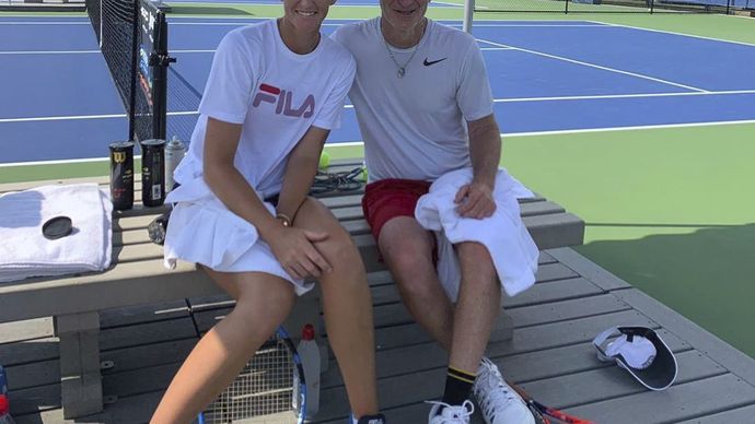 Karolína Plíšková si před US Open zatrénovala s legendou a nynějším komentátorem Johnem McEnroem!