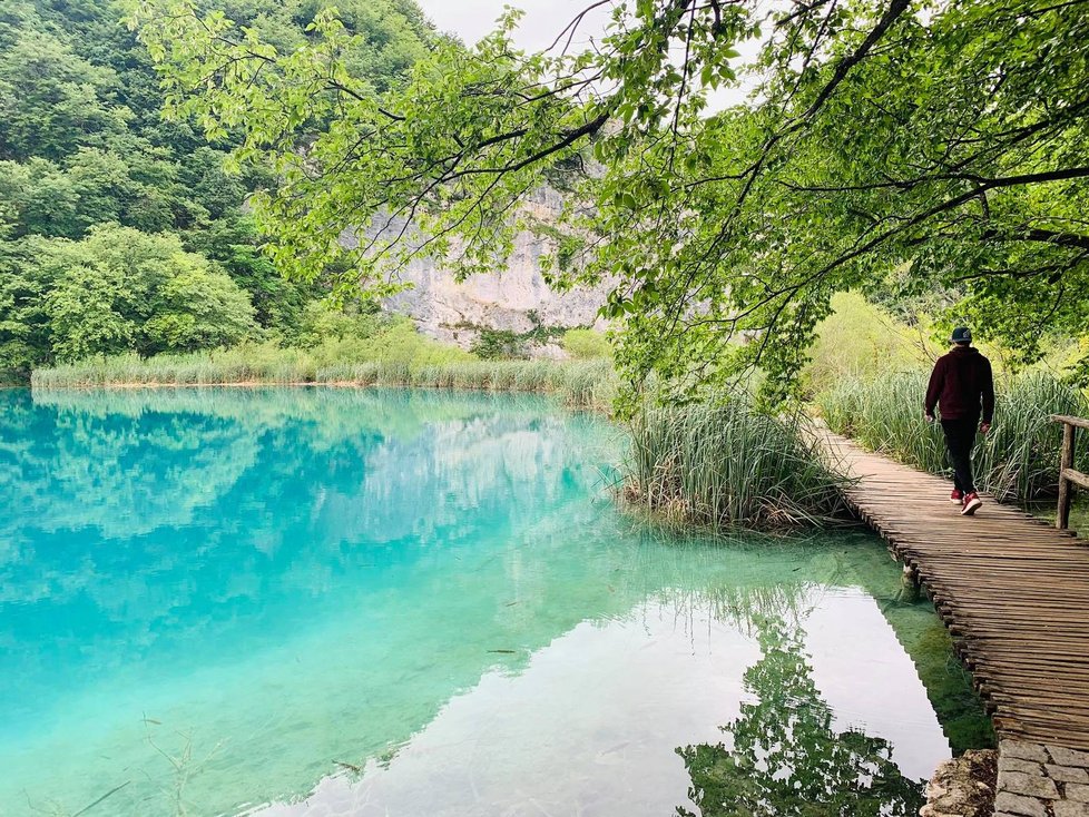 Plitvická jezera v Chorvatsku jsou turistickým rájem.