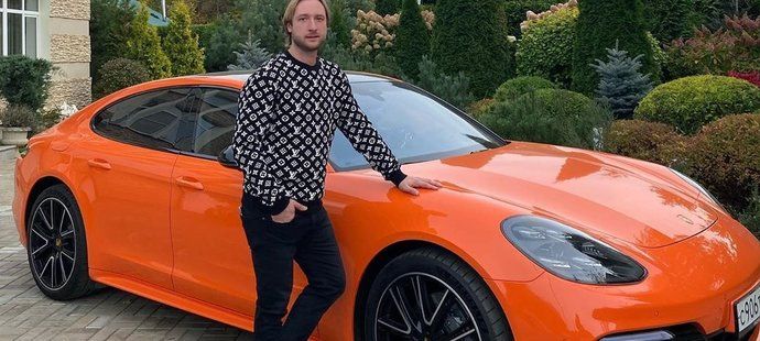 Jevgenij Pljuščenko si na podzimní sezónu pořídil nové luxusní Porsche