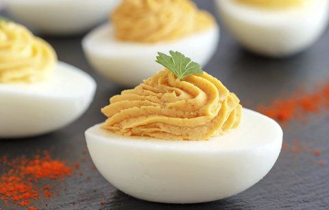 Co s vejci natvrdo? Recept na plněná vajíčka nejen pro děti