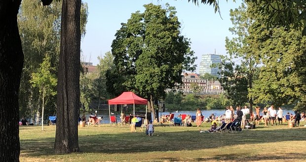 Nová plovárna Baden Baden se otevřela na Štvanici