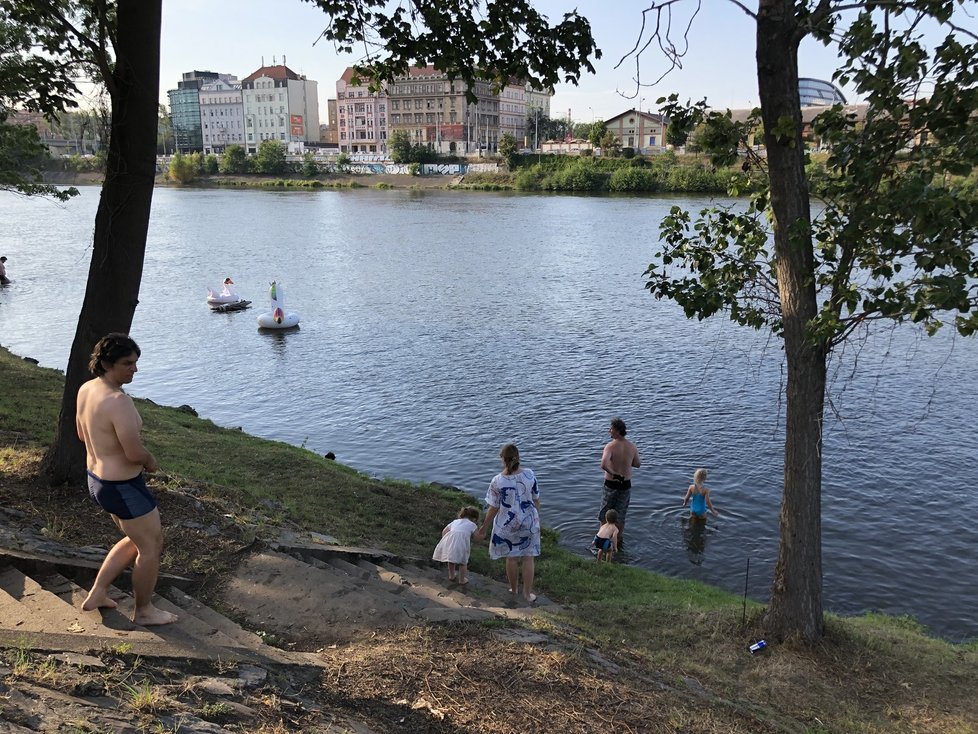 Nová plovárna Baden Baden se otevřela na Štvanici