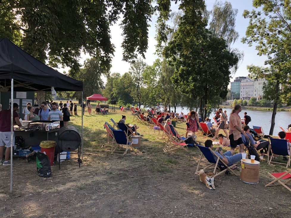 Nová plovárna Baden Baden se otevřela na Štvanici