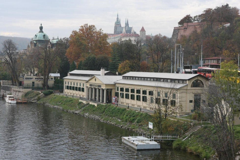 Občanská plovárna.