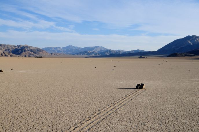 Některé plující kameny váží až 320 kilogramů. Některé plující kameny váží až 320 kilogramů.