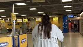 Plus size influencerka se pustila do Ryanairu. „Nejtěsnější toaleta, jakou jsem kdy zažila!“