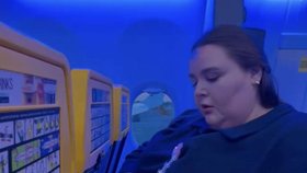 Plus size influencerka se pustila do Ryanairu. „Nejtěsnější toaleta, jakou jsem kdy zažila!“