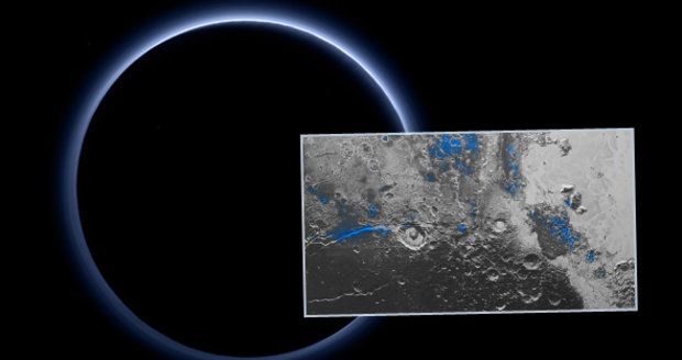 Nové fotky NASA: Pluto má modrou oblohu a na povrchu led