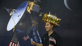 Sonda NASA New Horizons prolétla kolem Pluta: Oslavy amerických vědců