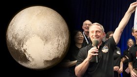 NASA slaví jejich sonda se po devíti letech vrátila s unikátními snímky Pluta.