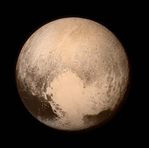 Pluto zblízka!