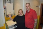 Plynovým zařízením manželé z Hlučína ohřívají vodu a topí s ním ve svém přízemním bytě.