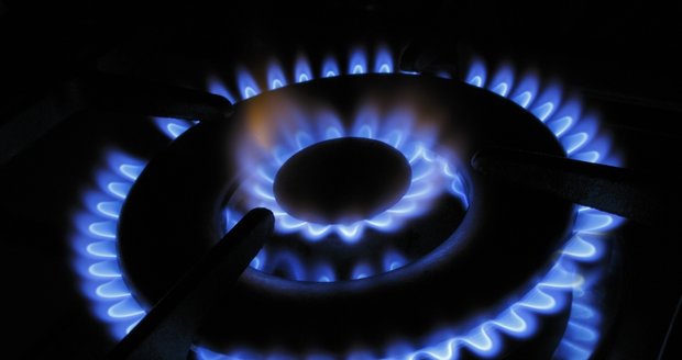 Notorickým neplatičům chce Pražská plynárenská vypínat plyn na dálku