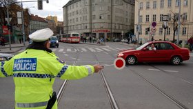 Strážníci po neštěstí usměrňovali dopravu.