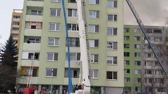 Na Slovensku explodoval plyn v panelovém domě. Policisté hlásí už 5 mrtvých, hrozí zřícení budovy
