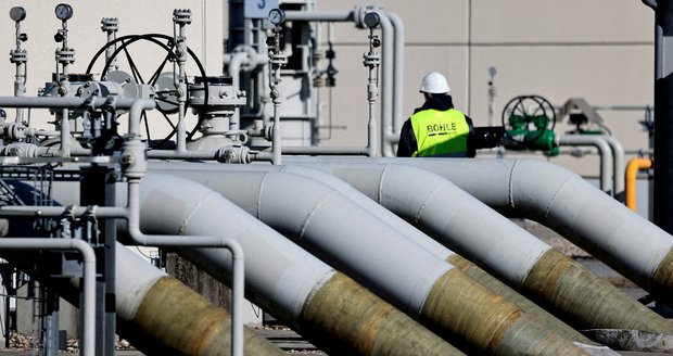 Státy EU budou s plynem šetřit ještě rok, shodli se ministři. Experti ale mají obavy