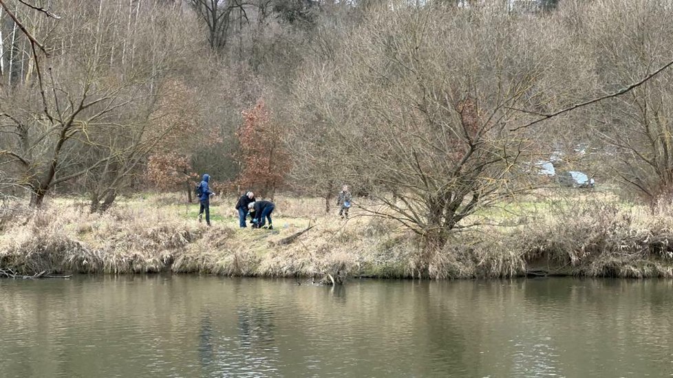 V plzeňské části Doubravka našel náhodný chodec mrtvolu v Berounce. Údajně byla bez hlavy.