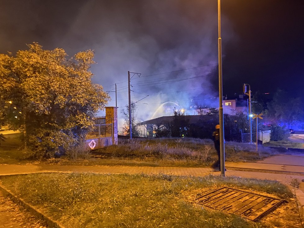 V Plzni hořelo 3 000 metrů čtverečních opuštěného objektu.